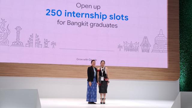 Putri Alam, Direktur Hubungan Pemerintah dan Kebijakan Publik Google Indonesia bersama Monika Rudijono, Managing Director Vidio di ajang Grow With Google Indonesia