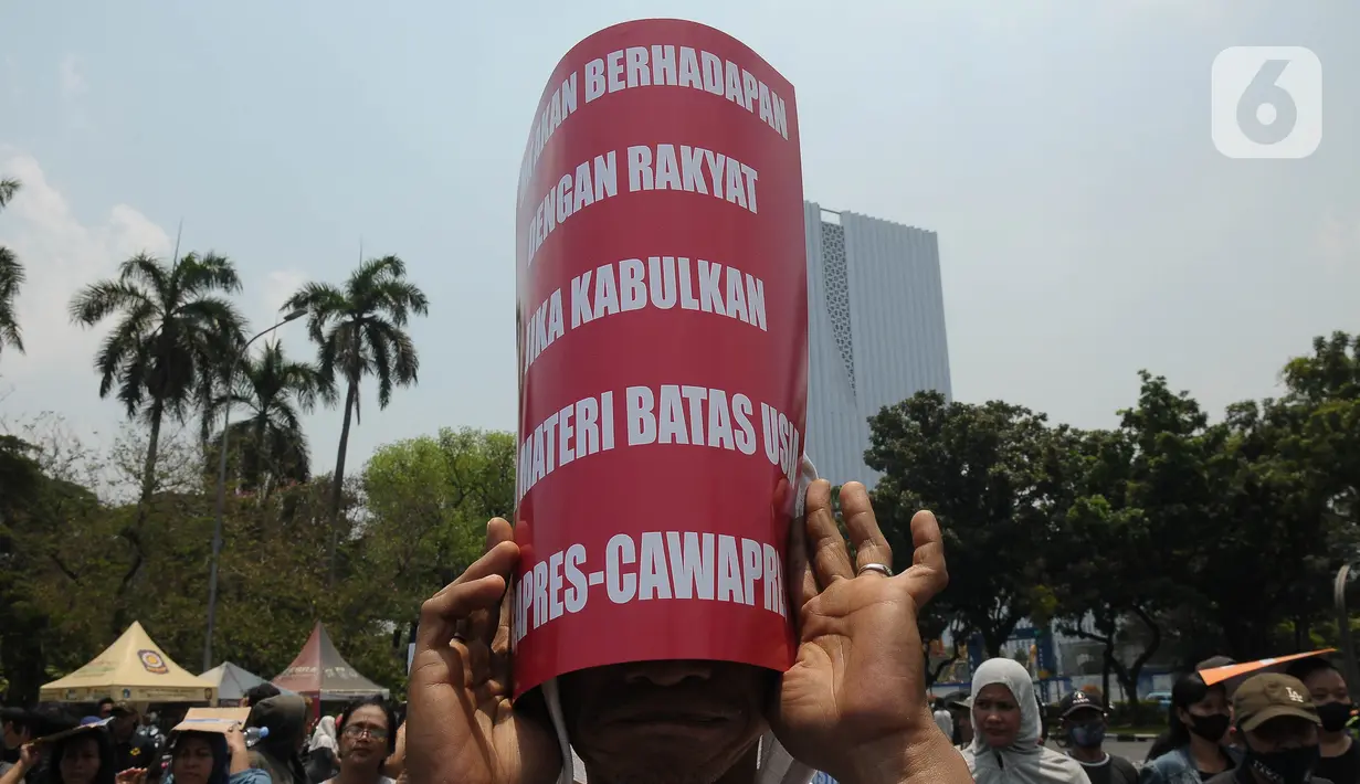 Para pemohon uji materi ingin menurunkan batas usia minimal yang semula 40 tahun menjadi 35 tahun. (merdeka.com/Imam Buhori)