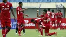 Selebrasi pemain Persik Kediri usai mengalahkan Madura United dalam pertandingan babak penyisihan Grup C Piala Menpora 2021 di Stadion Si Jalak Harupat, Bandung, Sabtu (3/4/2021). (Bola.com/Ikhwan Yanuar)