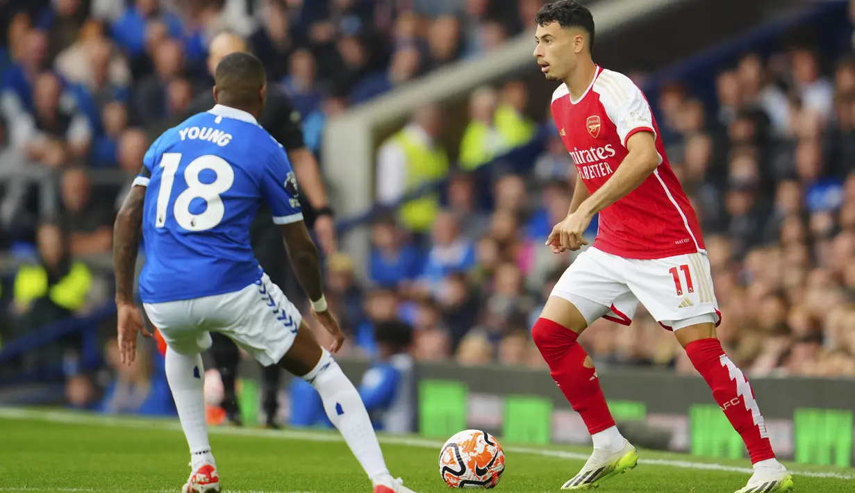 Arsenal sempat mencetak gol lewat aksi Gabriel Martinelli di babak pertama, tetapi dianulir VAR. (AP Photo/Jon Super)