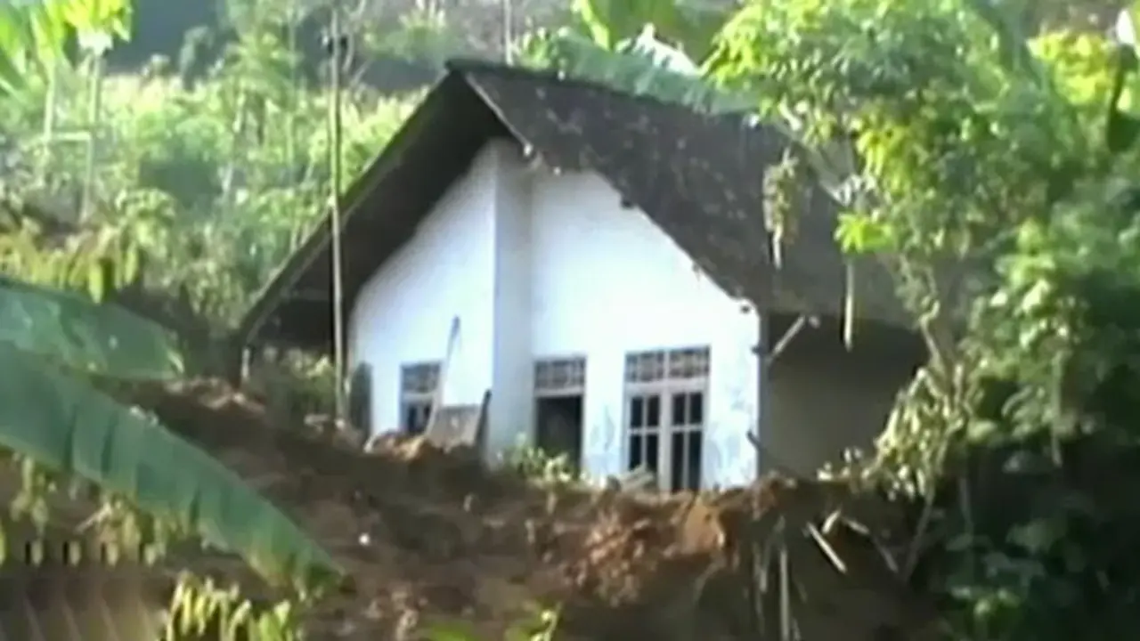 Rumah-Longsor