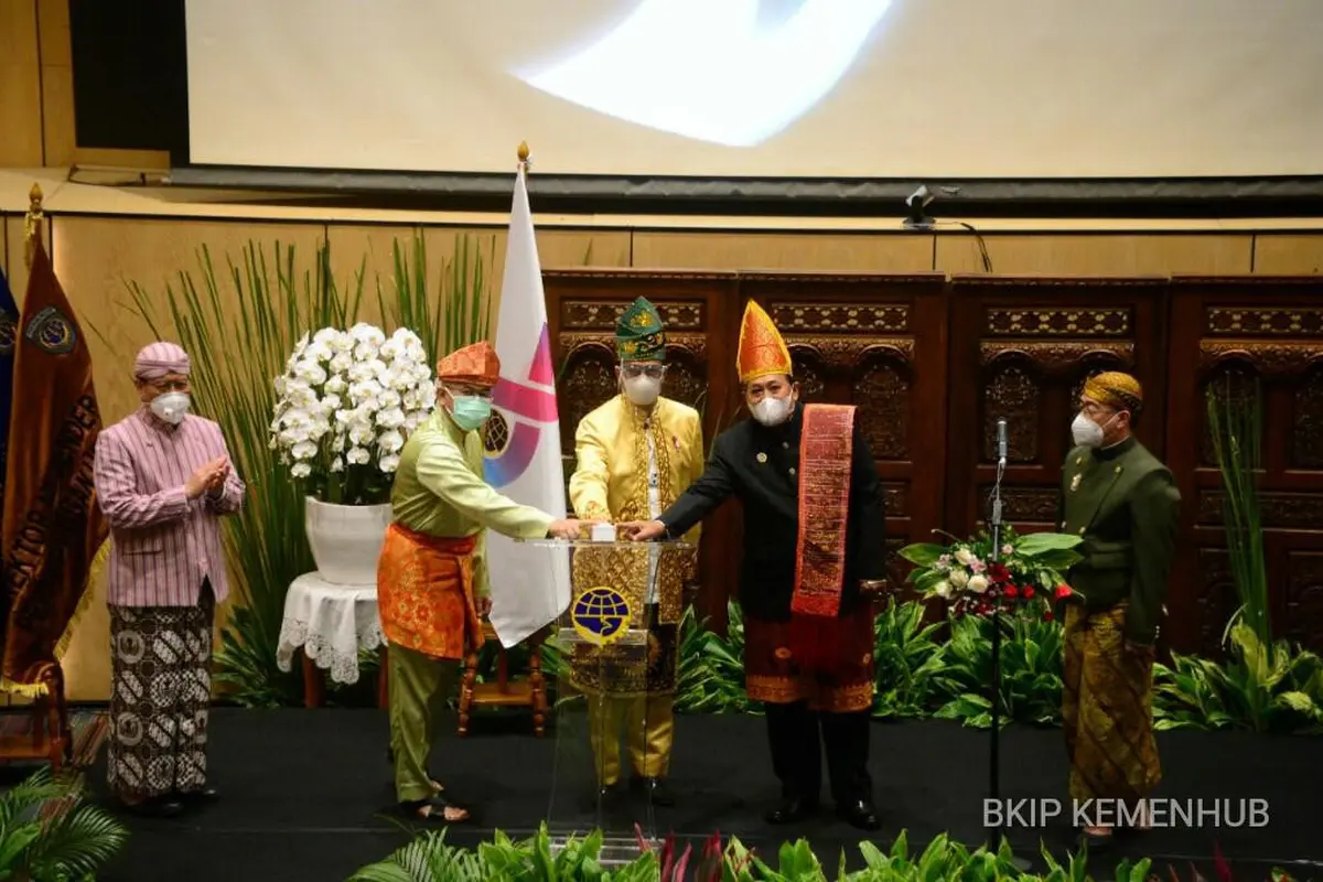 Memperingati Hari Perhubungan Nasional, di Kantor Pusat Kementerian Perhubungan,