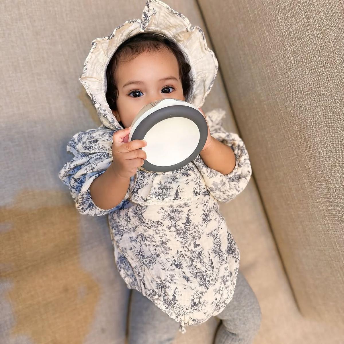 Momen Zaskia Sungkar Akhirnya Ungkap Wajah Baby Humaira ke Publik, Disebut Mirip dengan Masa Kecilnya