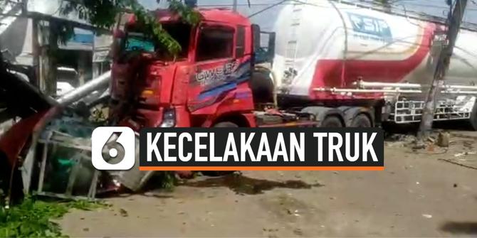 VIDEO: Truk Tabrak Warung dan Toko