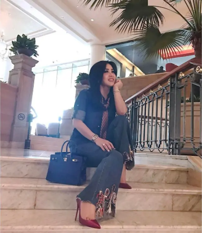 Padu padan busana untuk cewek bertubuh pendek ala Syahrini. (princessyahrini/instagram)