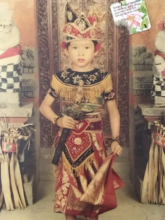 Potret Masa Kecil Ryan Delon, Mirip Banget Dengan Ryshaka. (Sumber: Instagram/tail_wagging)