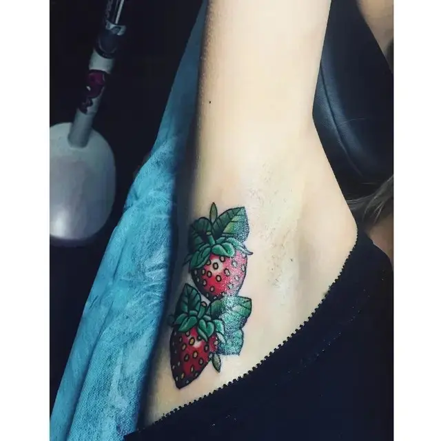 Enggak Selalu Terlihat, Ini 10 Ide Tato di Ketiak yang Unik Banget