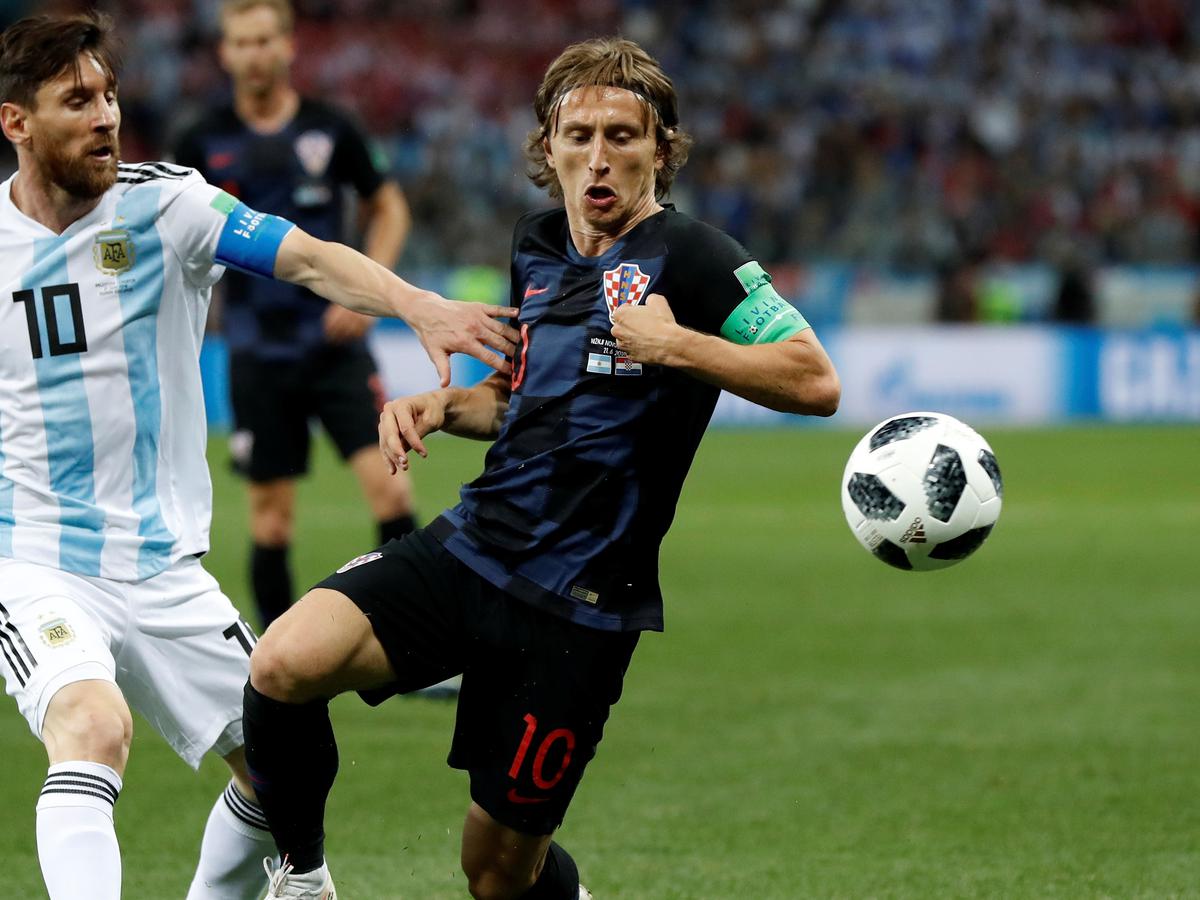 Luka Modric: Messi Tidak Bisa Berjuang Sendirian - Bola Liputan6.com