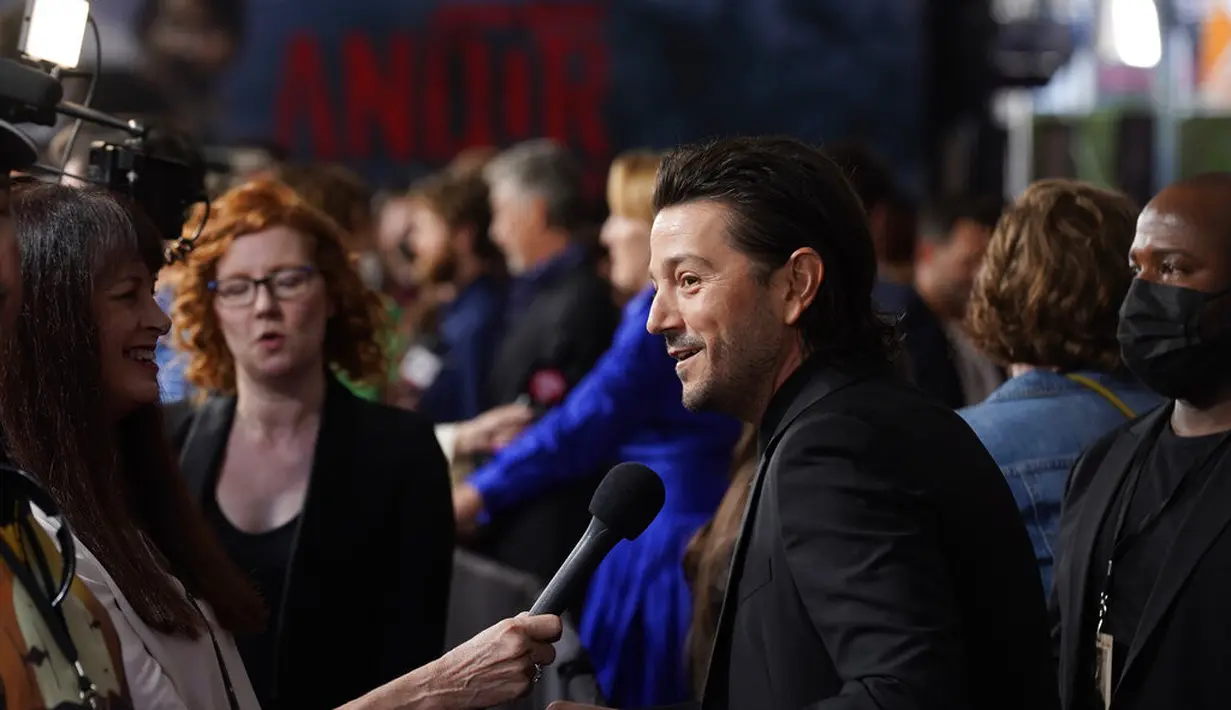 Diego Luna dalam premier Andor di LA. (AP Photo/Chris Pizzello)