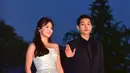 Selain itu tersiar kabar juga bahwa pasangan ini telah melaukan sesi foto pre-wedding di Bali beberapa pekan lalu. Namun kabarnya hal ini sempat dibantah Song Joong Ki yang mengatakan dirinya hanya berlibur.  (AFP/JUNG YEON-JE)