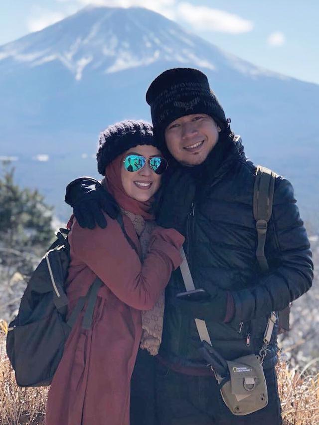 Usai Keguguran, Istri Denny Cagur Malah Dikabarkan ...