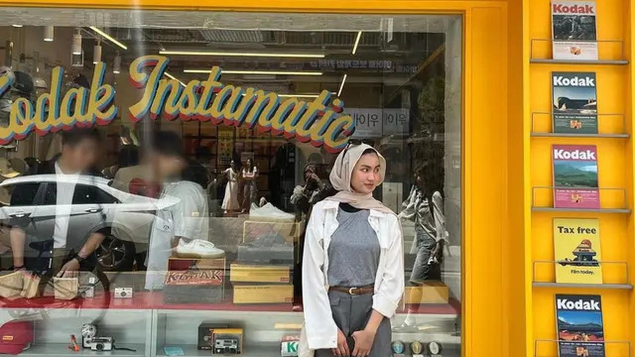 8 Inspirasi Outfit Kuliah ala Xaviera Putri yang Menarik Perhatian