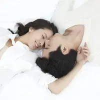 Pillow Talk./Copyright shutterstock.com