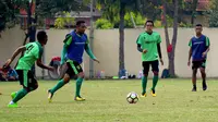 Mengulik Kepadatan di Lini Tengah Persebaya