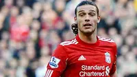 Liverpool's English forward Andy Carroll makes his debut during the English Premier League football match between Liverpool and Manchester United at Anfield, Liverpool, northwest England, on March 6, 2011.
AFP PHOTO/ PAUL ELLIS