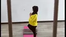 "Udah masuk 37weeks… bela-belain yoga sama mba @jamilatus.sadiyah biar lebih siap memghadapi lahiran." tulis keterangan video yang diunggah pada 28 Juli. [Instagram/ryana_dea]
