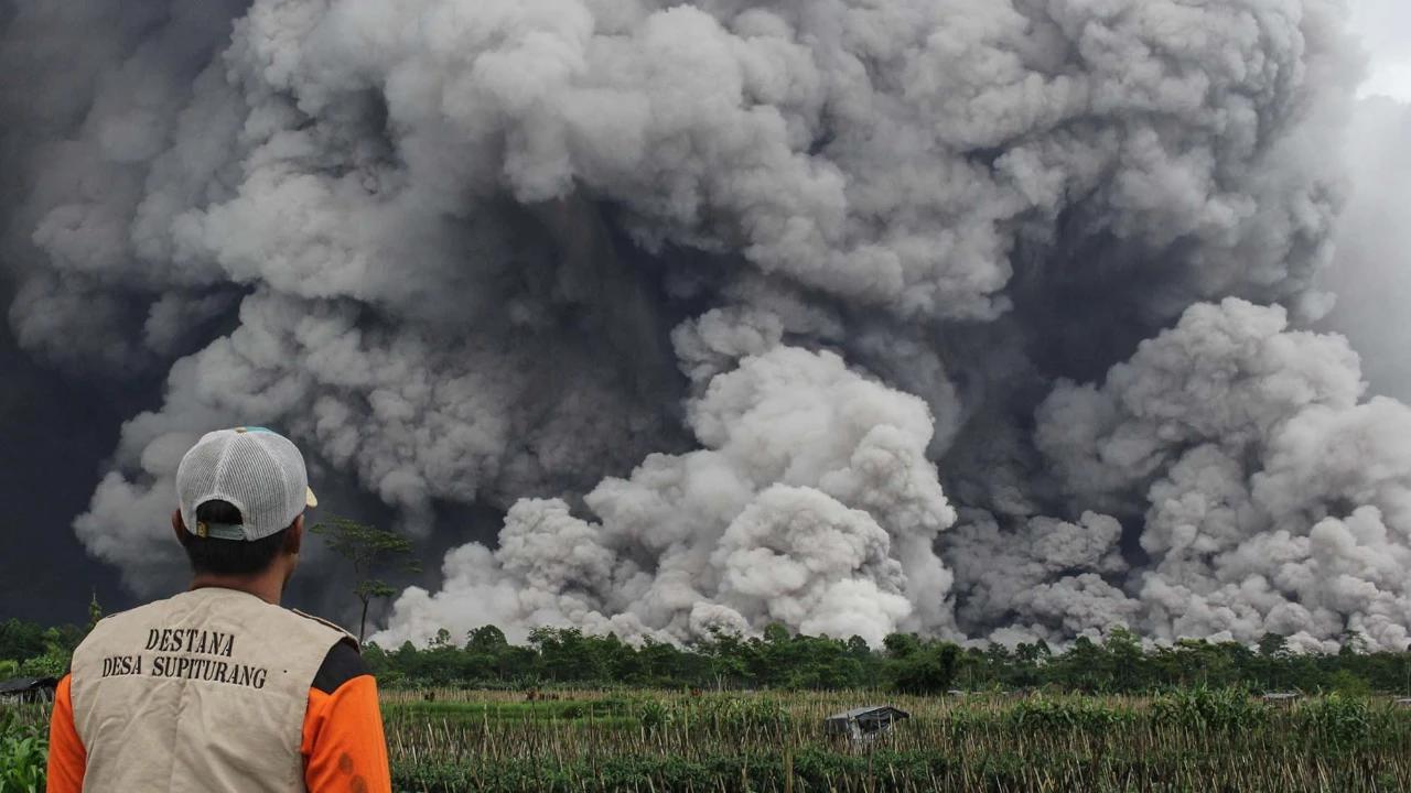 Fakta Tersembunyi Gunung Semeru, Punya Enam Danau dan Dianggap Paku Bumi Jawa