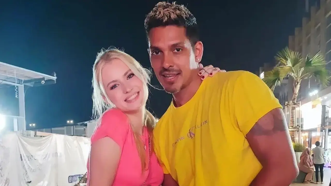Robby Shine dan Nastasya Shine