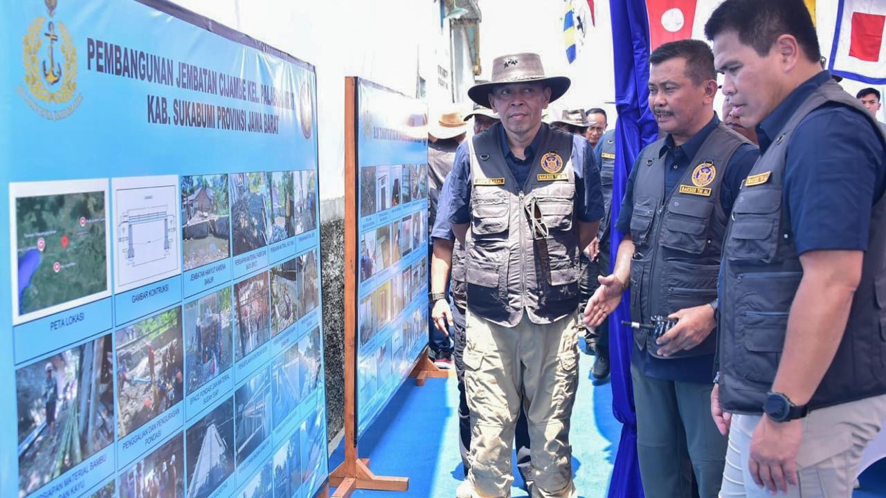 FOTO: Kasal dan Alumni AAL ’93 Gelar Bakti Sosial di Sukabumi