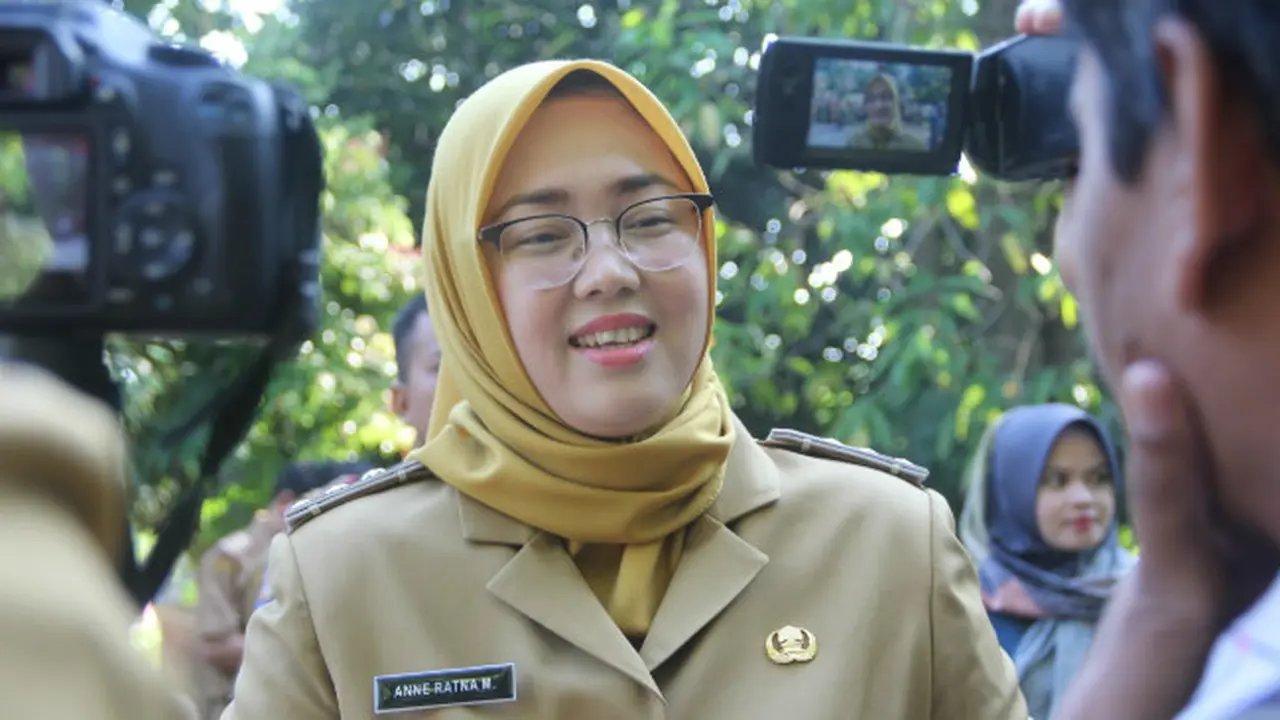 Bupati Purwakarta Anne Ratna Mustika