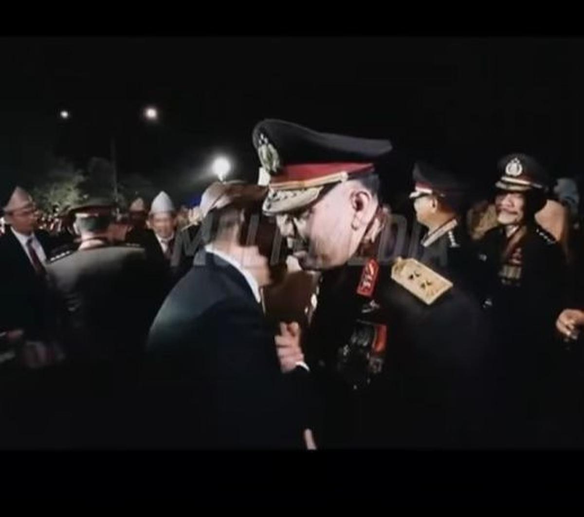 Para jenderal yang hadir pada acara ini  di antaranya Kabareskrim Polri Komjen  Wahyu Widada,  Aslog Kapolri Irjen  Raden Prabowo Argo Yuwono, Kadiv Propam Polri Irjen Syahar Diantono, Wakabaintelkam Polri Irjen Merdisyam, Kapolda Jambi Irjen Rusdi Harton