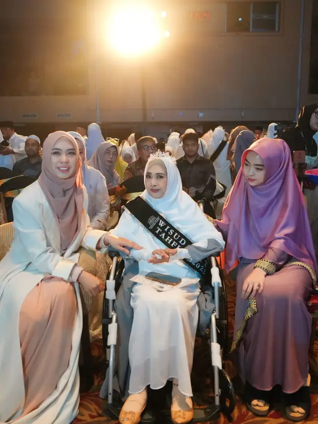 Oki Setiana Dewi gelar wisuda pesantrennya (Istimewa)