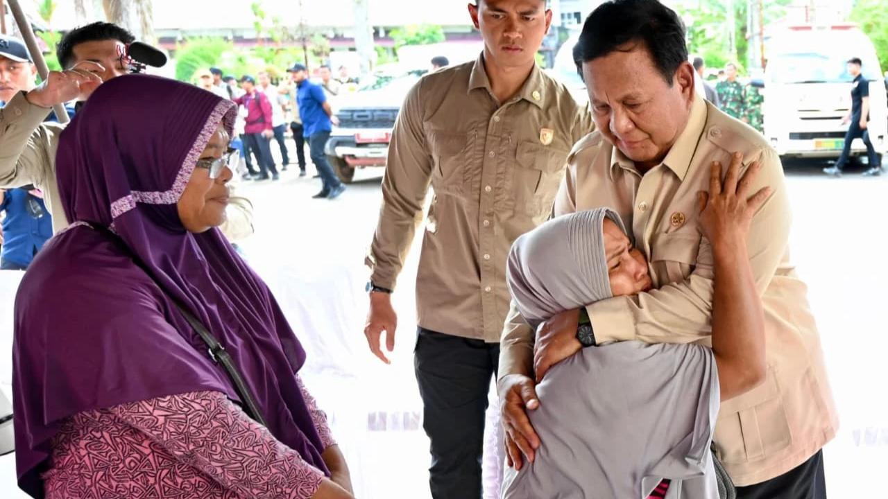 Prabowo tinjau pengungsian korban banjir sumatera