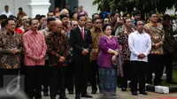 Presiden Jokowi didampingi Presiden ke-5 RI Megawati Soekarnoputri dan sejumlah menteri menghadiri pembukaan pameran seni rupa koleksi Istana Kepresidenan RI bertajuk ‘17:71 Goresan Perjuangan’ di Galeri Nasional, Senin (1/8). (Liputan6.com/Faizal Fanani)