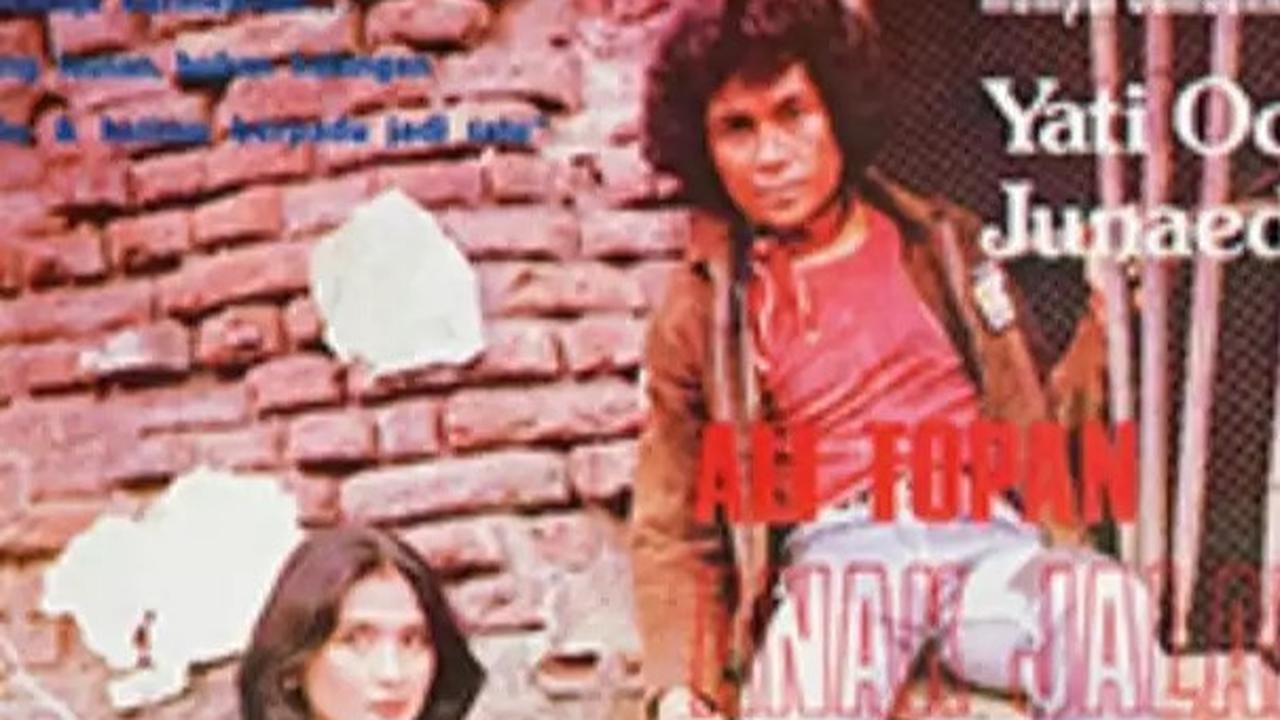 Yati mulai merambah dunia sinetron tahun 1982. Ia pertama kali bermain diserial televisi berjudul Camelia sebagai Nia. Sampai saat ini Yati masih mengambil pekerjaan di bagian sinetron.