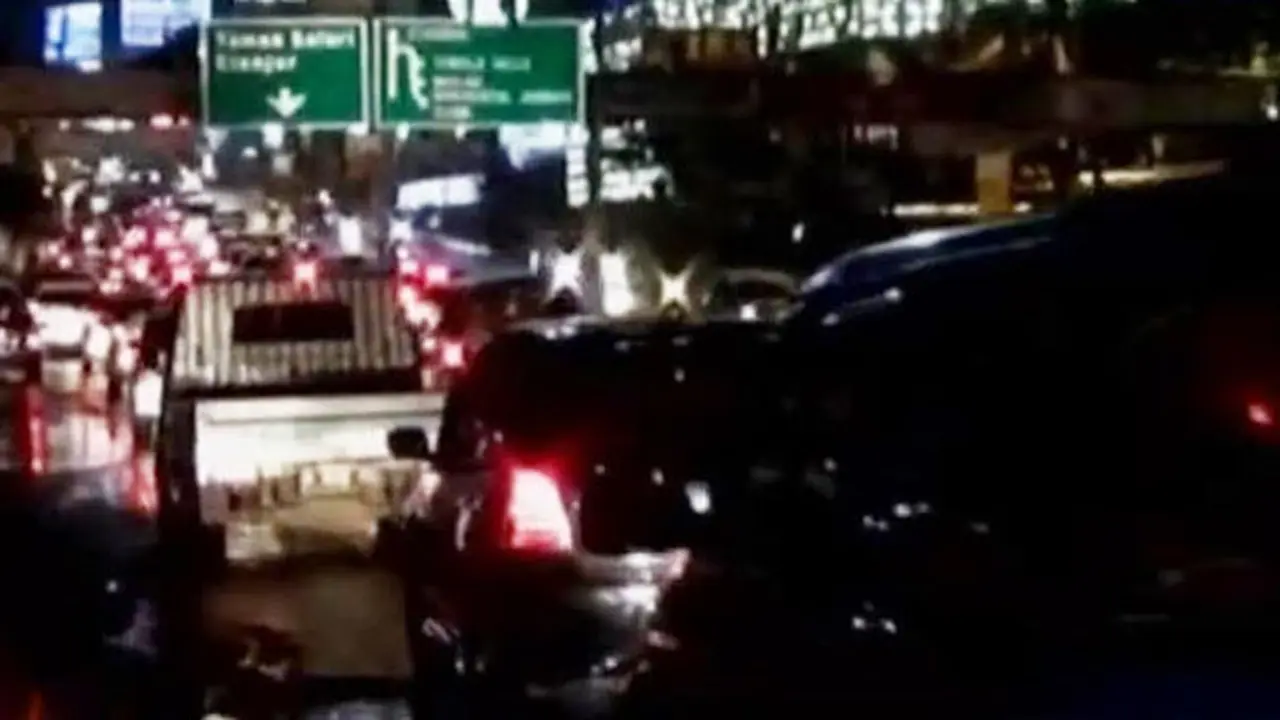 Macet di Puncak hingga Kecelakaan Truk di Amerika Serikat