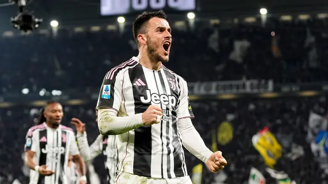 Pemain Juventus Filip Kostic