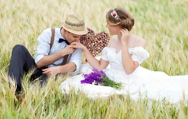 Dalam banyak kasus, pernikahan wanita dengan pria muda justru lebih harmonis, bahagia dan langgeng | Copyright by Thinkstockphotos.com