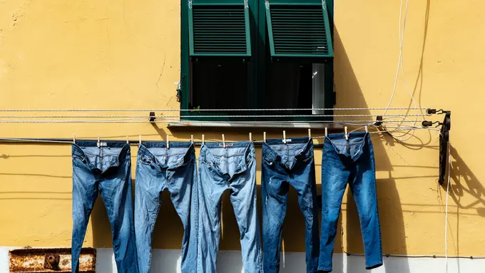 Ikuti 4 Langkah Mencuci Celana Jeans ini Agar Tetap Awet dan Bebas Pudar