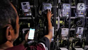 Kementerian Energi dan Sumber Daya Mineral (ESDM) telah mengonfirmasi bahwa tarif tetap berlaku bagi 13 golongan pelanggan nonsubsidi dan 24 golongan pelanggan subsidi. (Liputan6.com/Angga Yuniar)