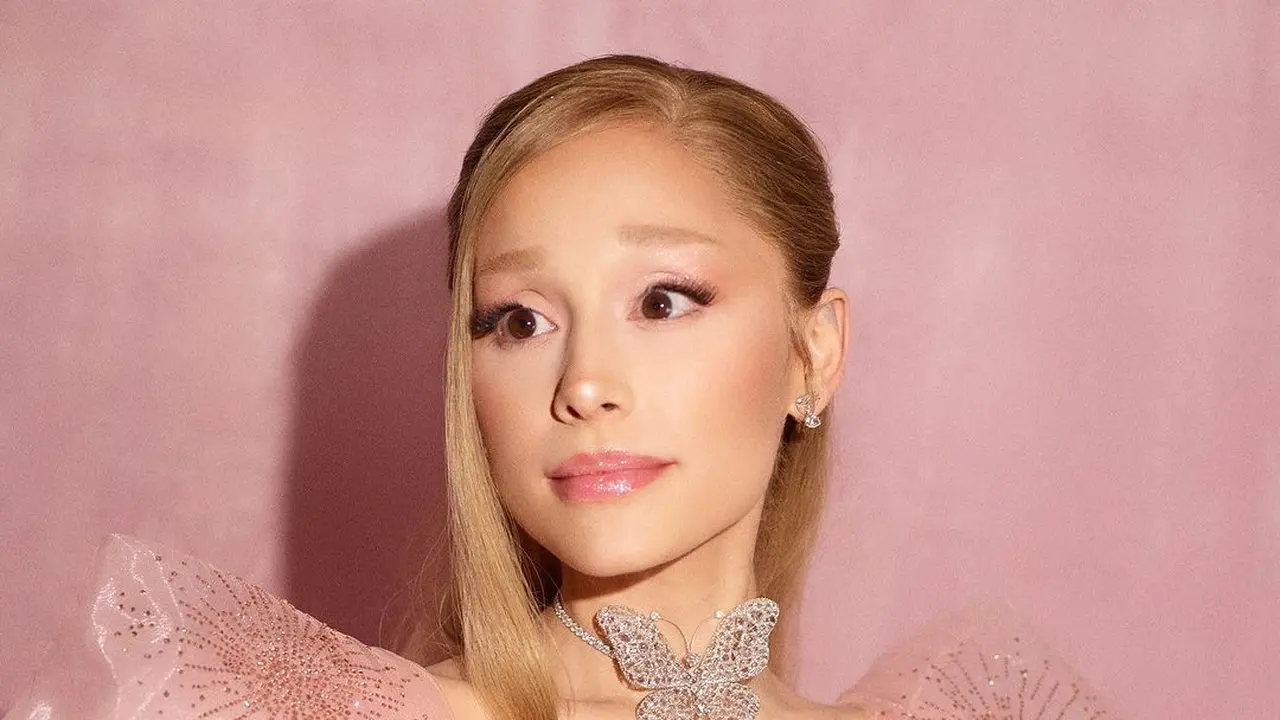 Ariana Grande Dandan bak Glinda Si Penyihir Baik, Pakai Berlian 100 Karat