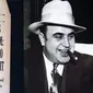 Sejarah mencatat tanggal 24 Oktober sebagai hari kejatuhan bagi gembong mafia di Chicago, Al Capone. Ia tak lagi bisa berkutik.