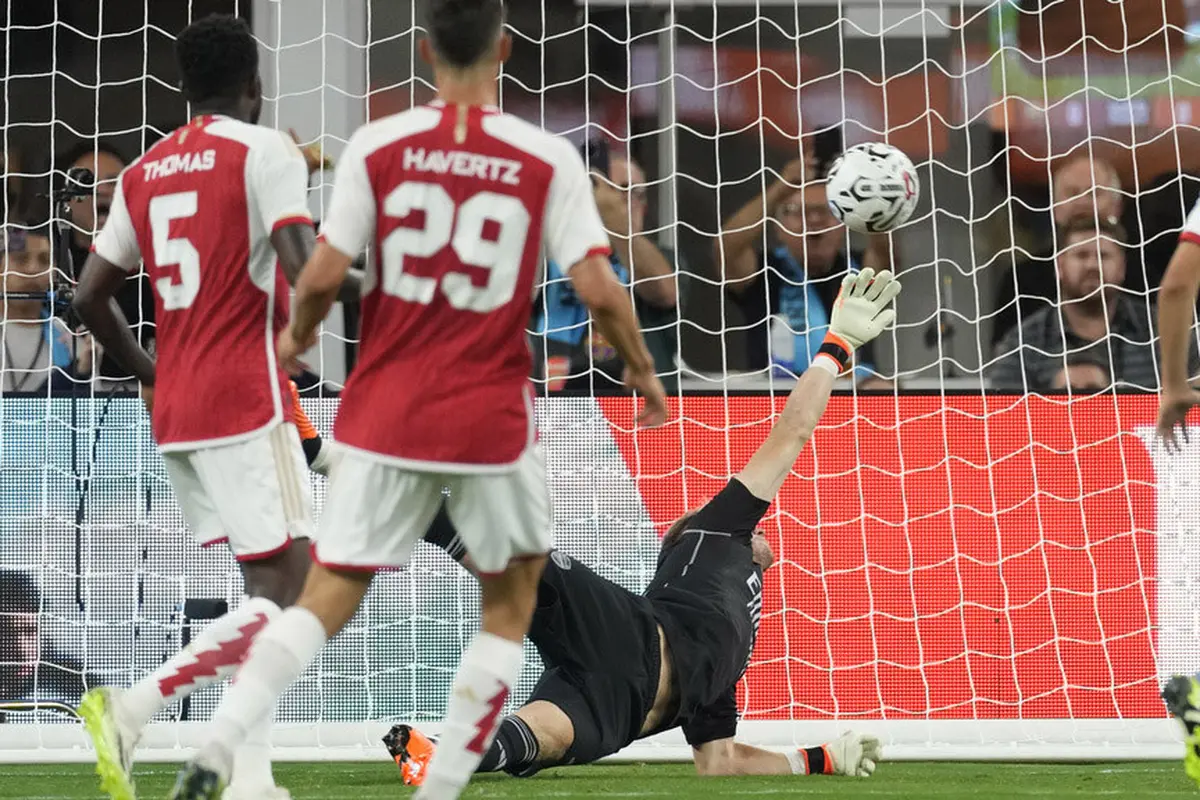 Foto: Seru Berbalas Gol, Arsenal Tumbangkan Barcelona di Laga Pramusim