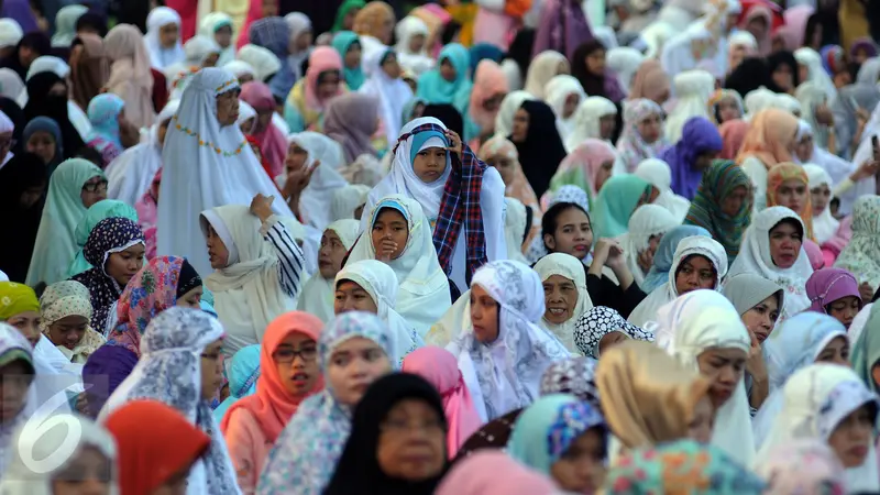 20160706-Ribuan Warga Laksanakan Salat Idul Fitri 1437 H di Kebun Raya Bogor-Bogor