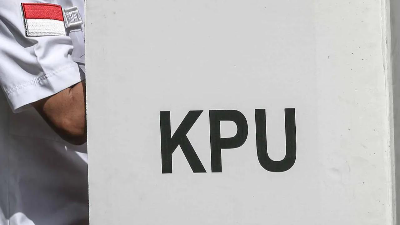 Berikut adalah beberapa karya foto AI capres Ganjar Pranowo, Anies Baswedan, dan Prabowo Subianto yang tersebar di media sosial:<br>