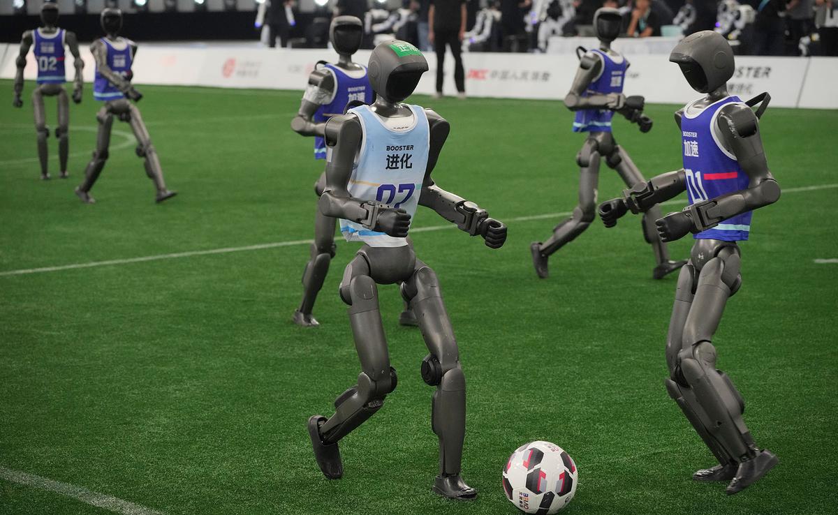 2.056 Robot Humanoid Ikuti Kompetisi di China
