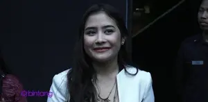 Film ‘Surat Untukmu’ merupakan debut pertama Prilly Latuconsina  dalam industri layar lebar.  Merasa tertantang, Prilly akan tampil tanpa make up dan high heels di dalam film ini.