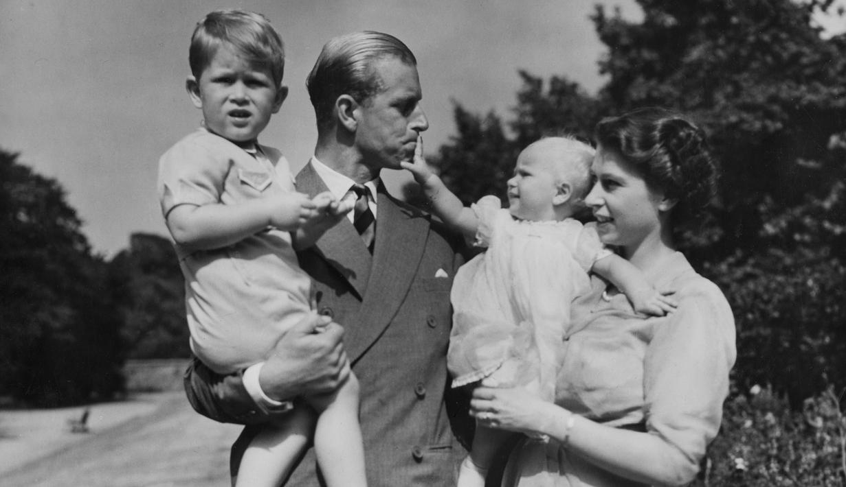 FOTO: Suami Ratu Elizabeth II, Pangeran Philip dalam ...