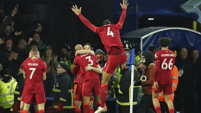 Mohamed Salah Dua Gol, Liverpool Bantai Everton
