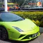 Lamborghini berkelir hijau tersebut kerap dipakai sang pengacara kondang Hotman Paris Hutapea.