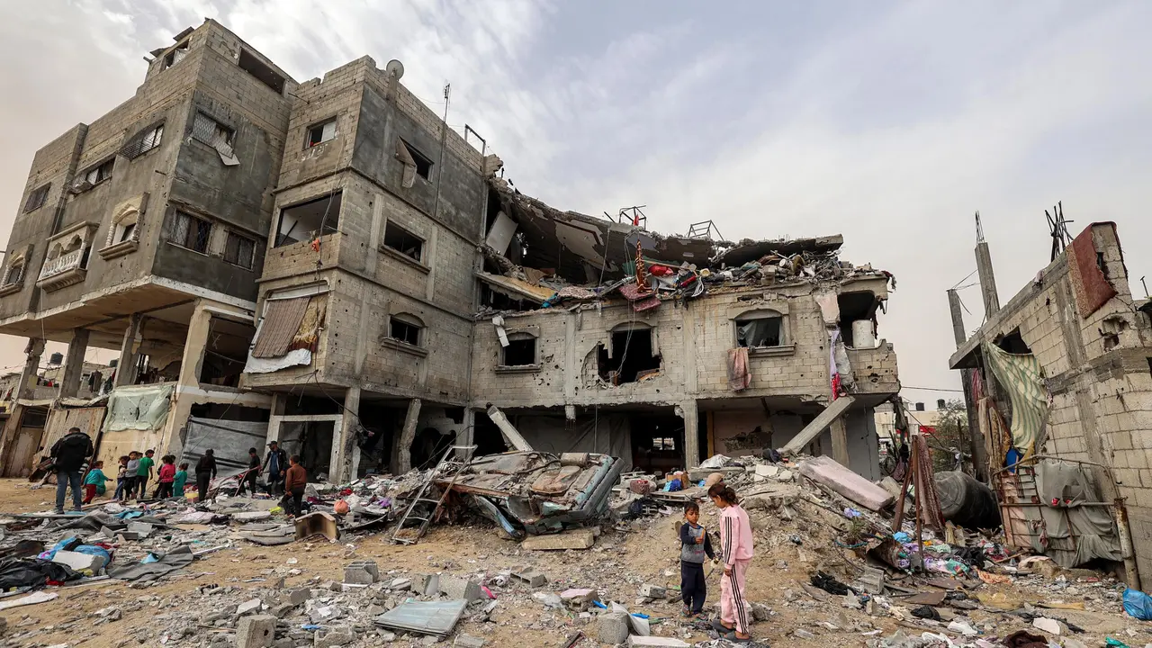 Tak Peduli Kerusakan Masif, Israel Terus Bombardir Wilayah Gaza