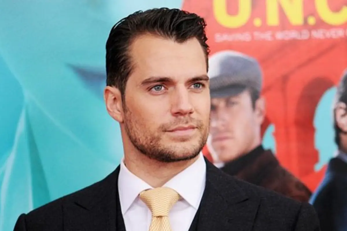[Bintang] Henry Cavill