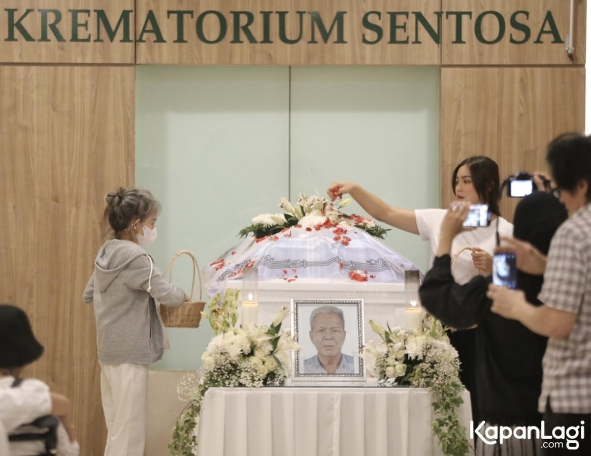 Jessica Iskandar Merasa Lega dan Ikhlas Jenazah Ayahnya Telah Dikremasi