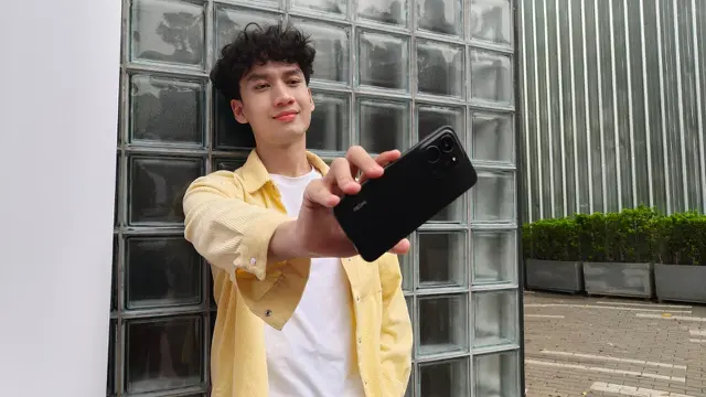 Xiaomi Redmi 15C Midnight Grey saat acara Media Hands On Redmi 15C di Jakarta.