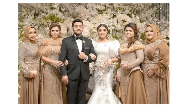 Potret Pernikahan Cucu Elvy Sukaesih, Mewah Dengan Konsep Princess Disney (