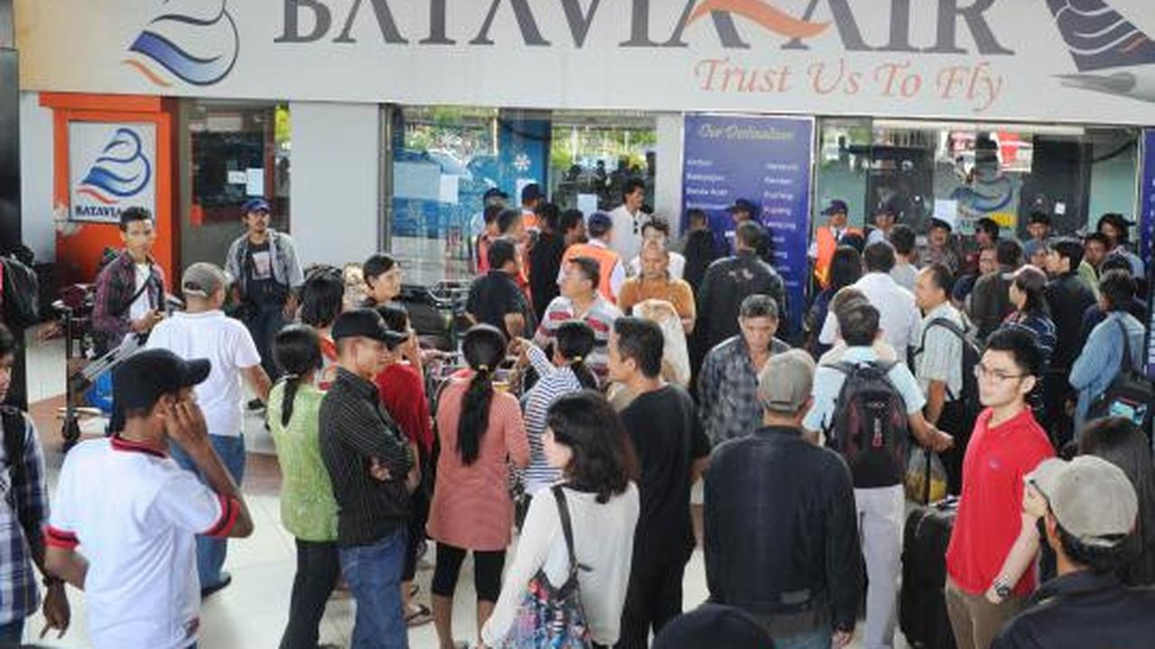 Puluhan calon penumpang Batavia Air kesal gagal berangkat